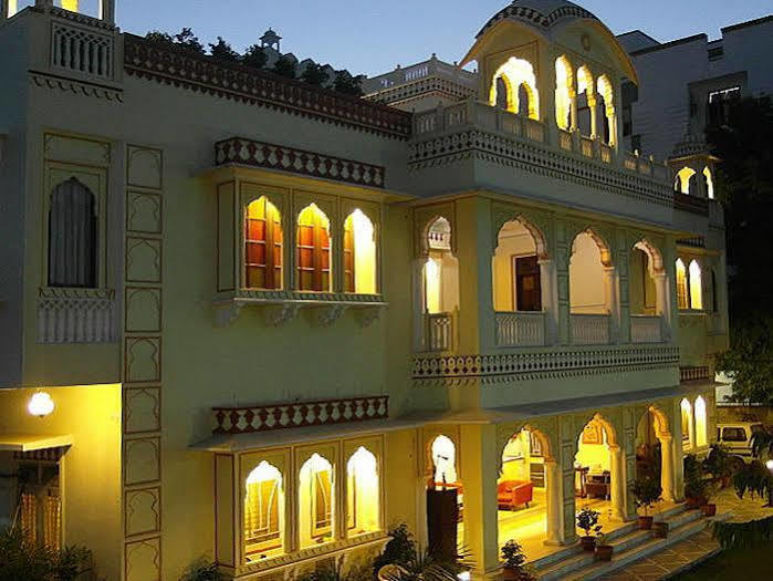 Krishna Palace - A Heritage होटल